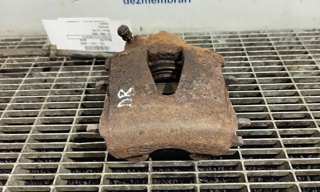 ETRIER FATA DREAPTA VOLKSWAGEN BORA I 1998-2013