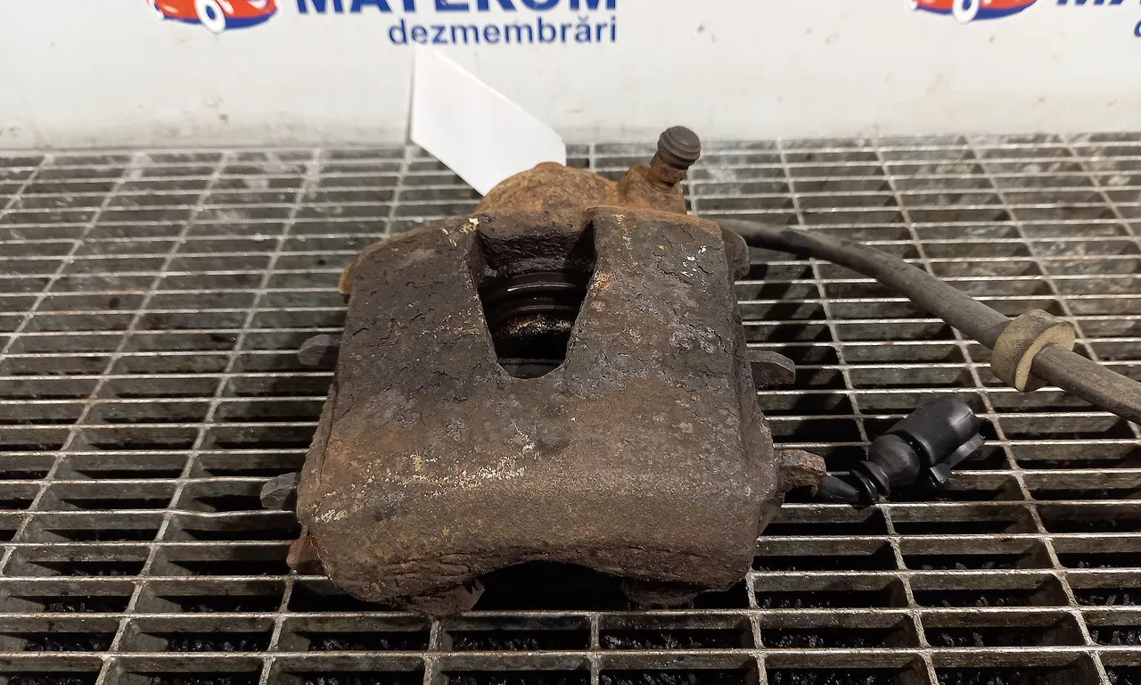 ETRIER FATA STANGA VOLKSWAGEN BORA I 1998-2013