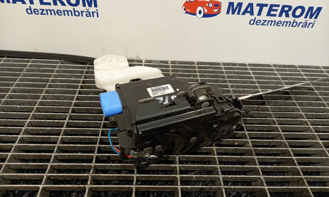 INCUIETOARE USA FATA STANGA VOLKSWAGEN CADDY III 2004-2016