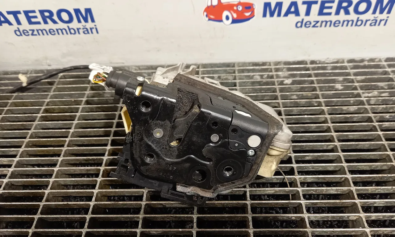 INCUIETOARE USA FATA DREAPTA VOLKSWAGEN EOS 2006-2015