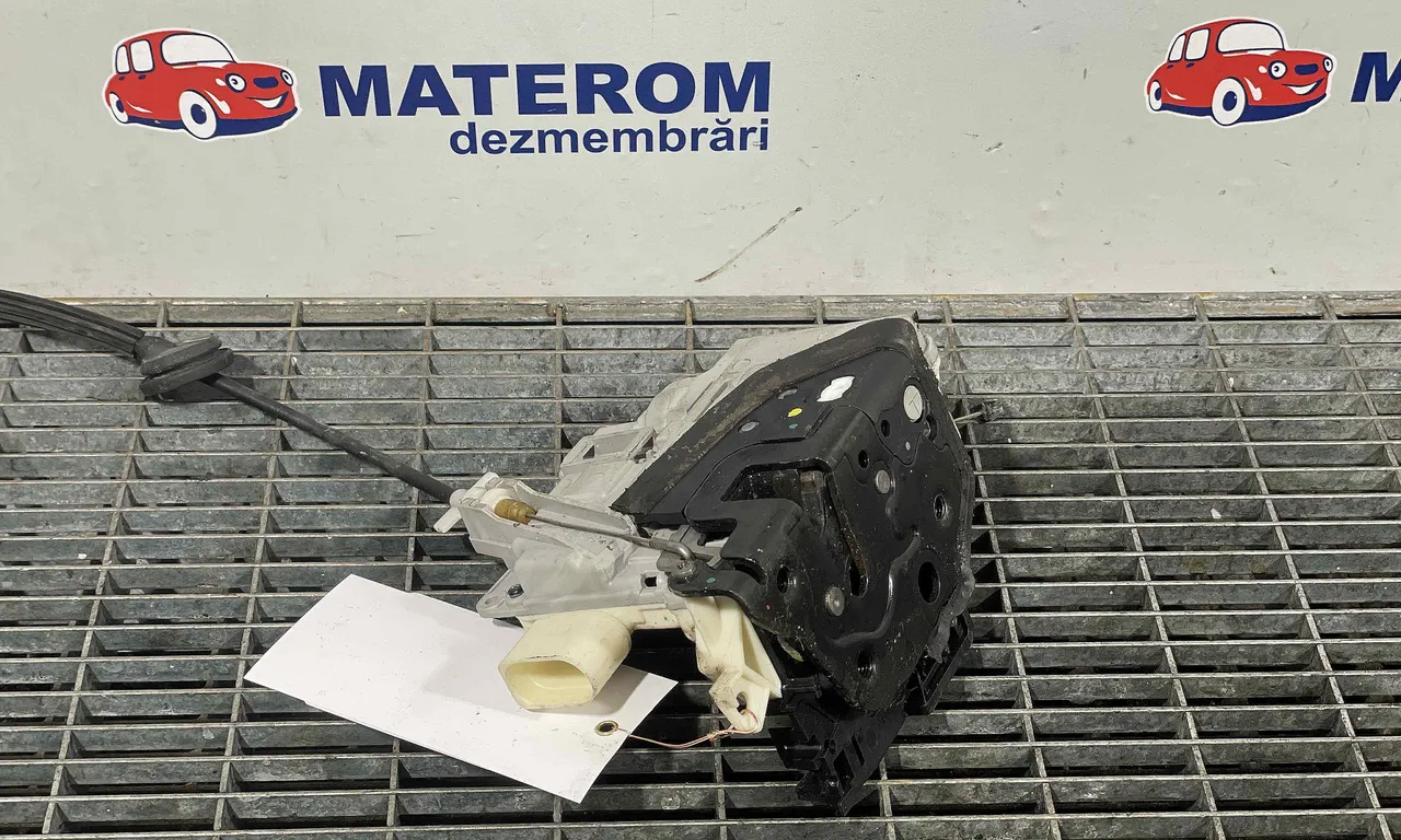 INCUIETOARE USA FATA DREAPTA VOLKSWAGEN EOS 2006-2015