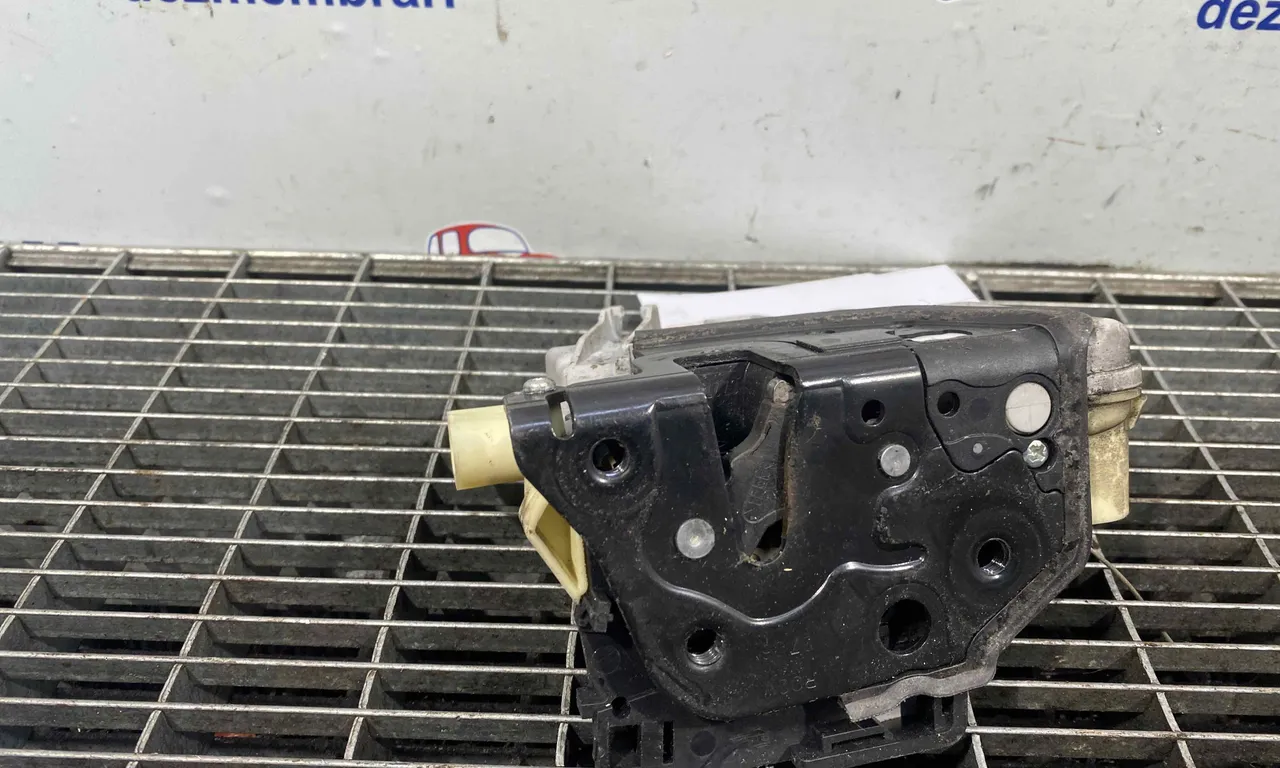 INCUIETOARE USA FATA DREAPTA VOLKSWAGEN EOS 2006-2015