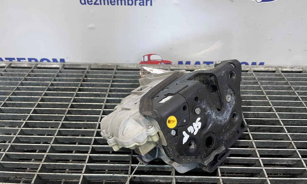 INCUIETOARE USA FATA STANGA VOLKSWAGEN EOS 2006-2015