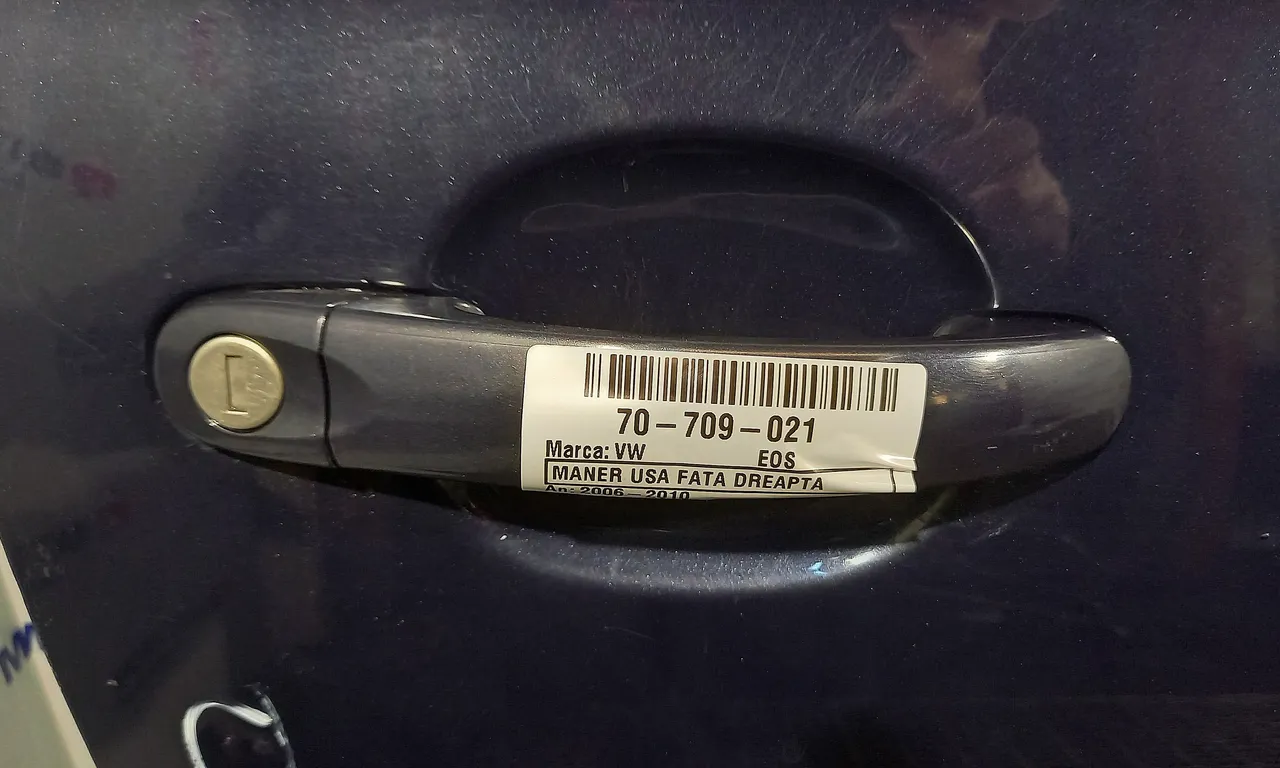 MANER USA FATA DREAPTA VOLKSWAGEN EOS 2006-2015