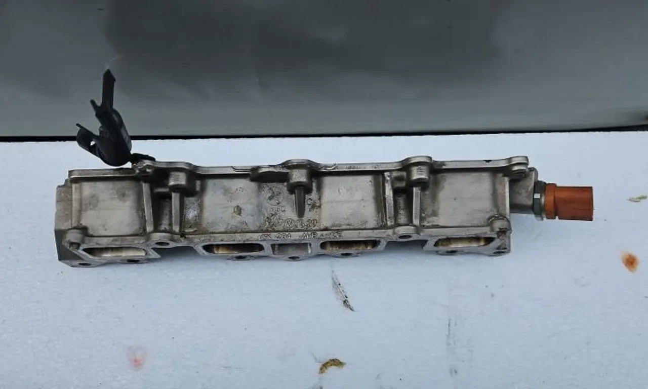 Rampa injectoare VOLKSWAGEN EOS 2006-2015