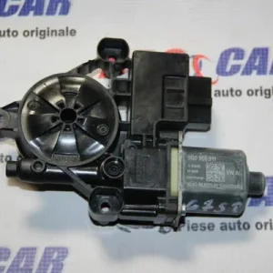 Motoras macara usa stanga spate