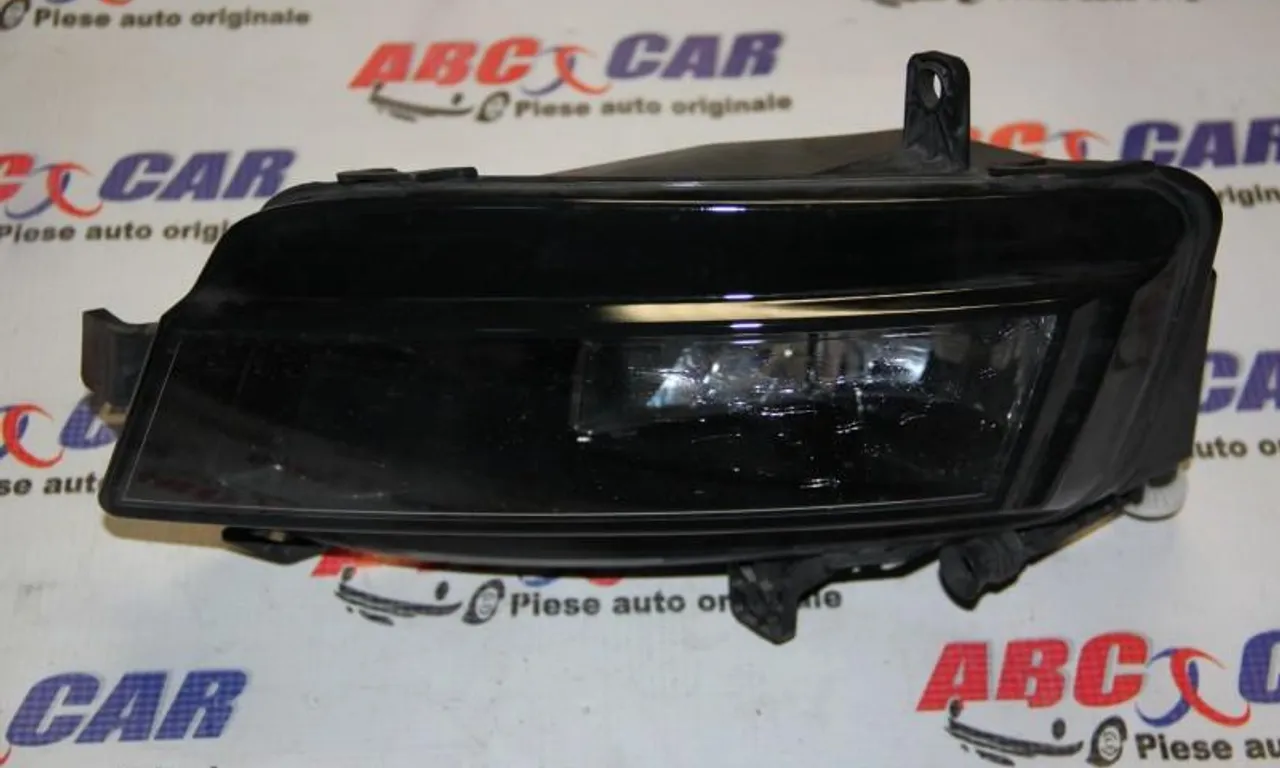 Proiector ceata stanga VOLKSWAGEN GOLF ALLTRACK VII Variant 2014-2020
