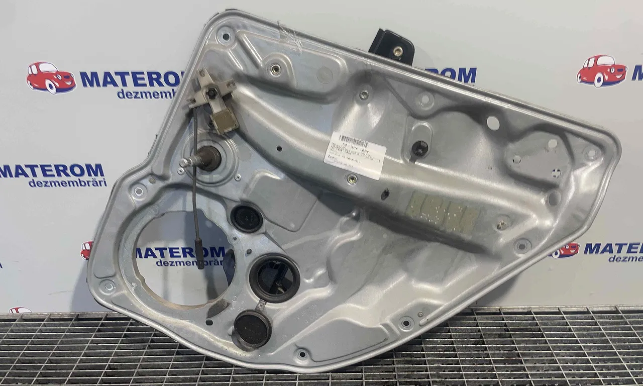 MACARA USA SPATE DREAPTA VOLKSWAGEN GOLF IV 1997-2004