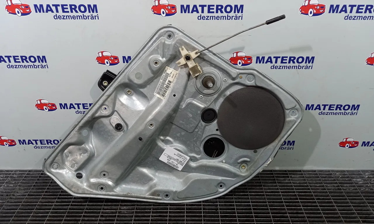 MACARA USA SPATE STANGA VOLKSWAGEN GOLF IV 1997-2008