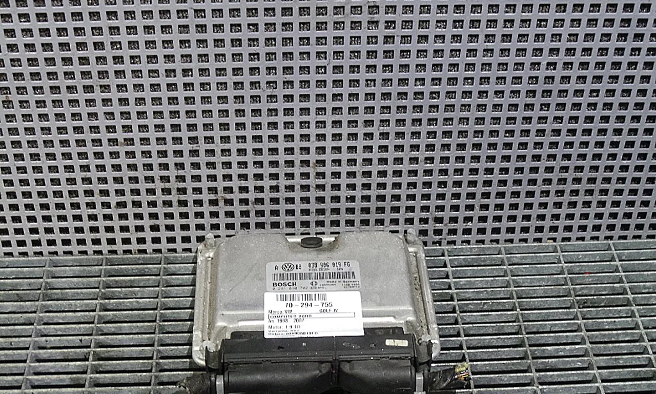 CALCULATOR MOTOR VOLKSWAGEN GOLF IV 1997-2004