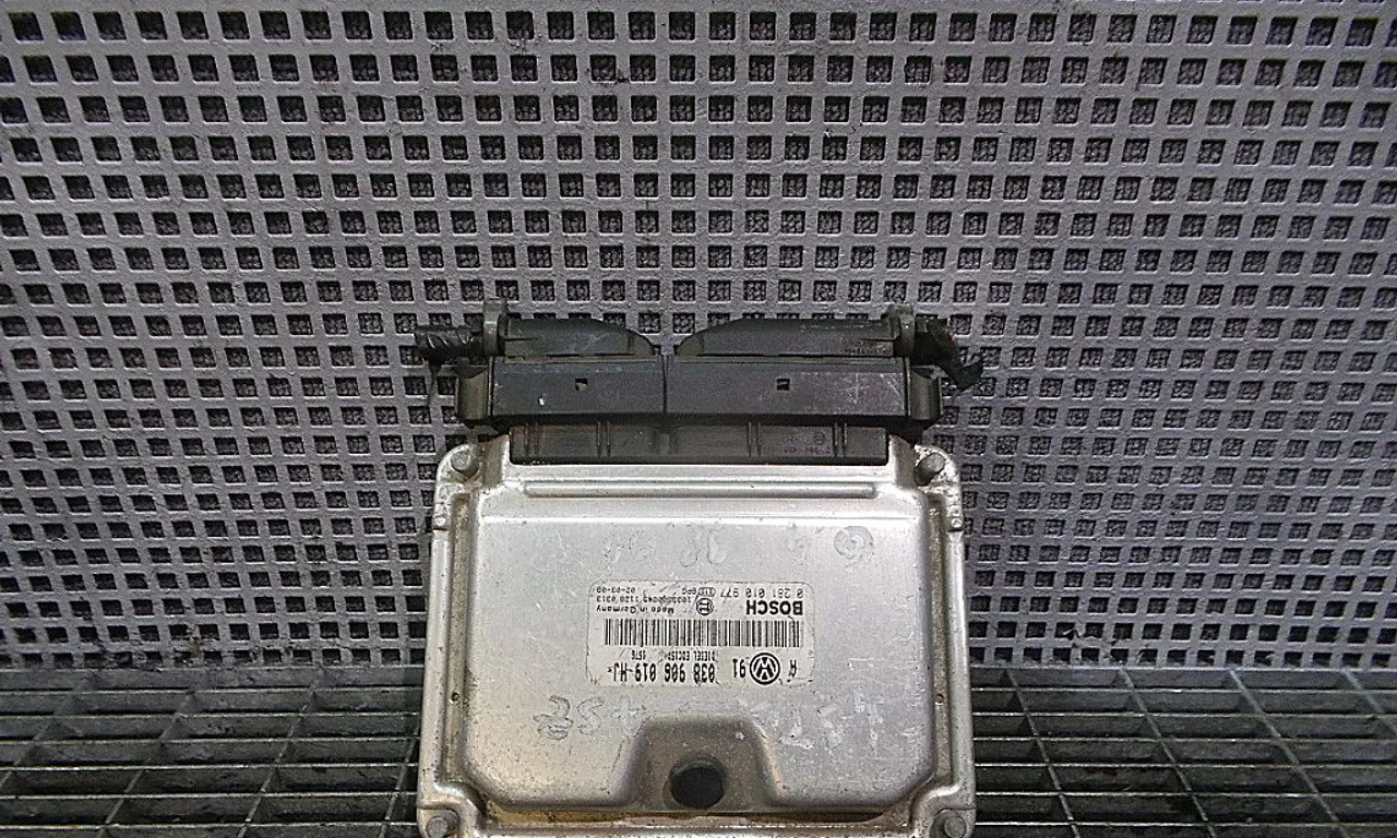 CALCULATOR MOTOR VOLKSWAGEN GOLF IV 1997-2004