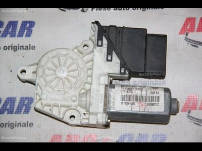 Motoras macara usa stanga spate