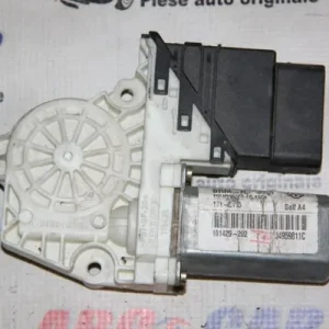 Motoras macara usa stanga spate