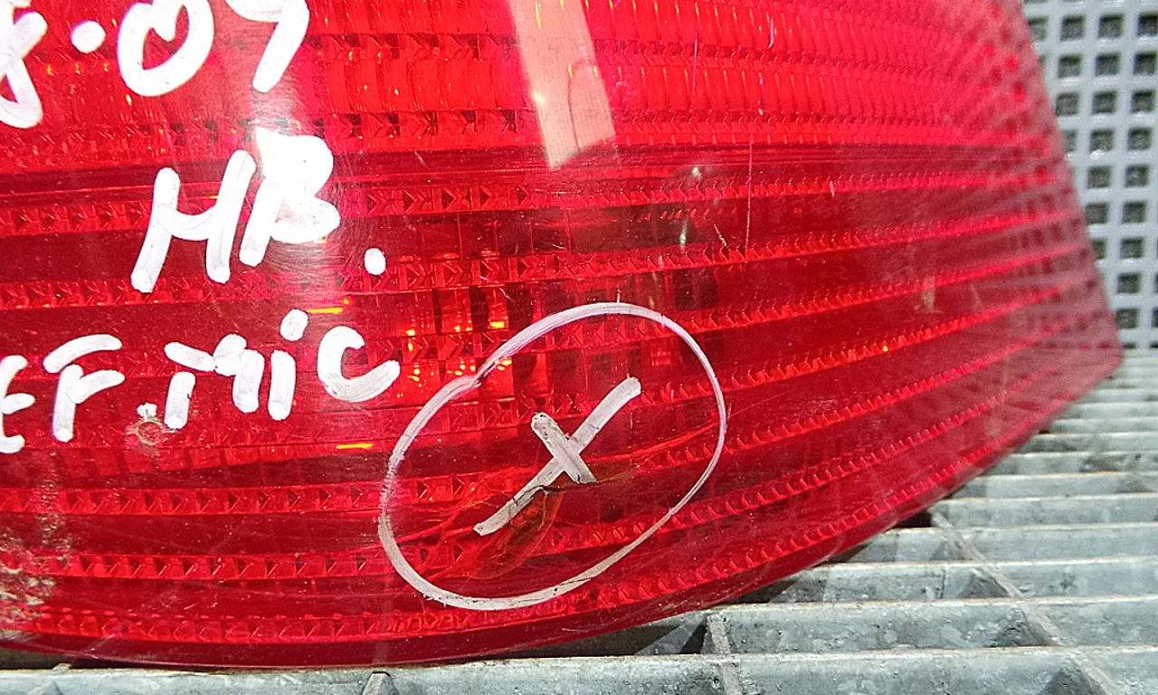 STOP DREAPTA VOLKSWAGEN GOLF IV 1997-2004