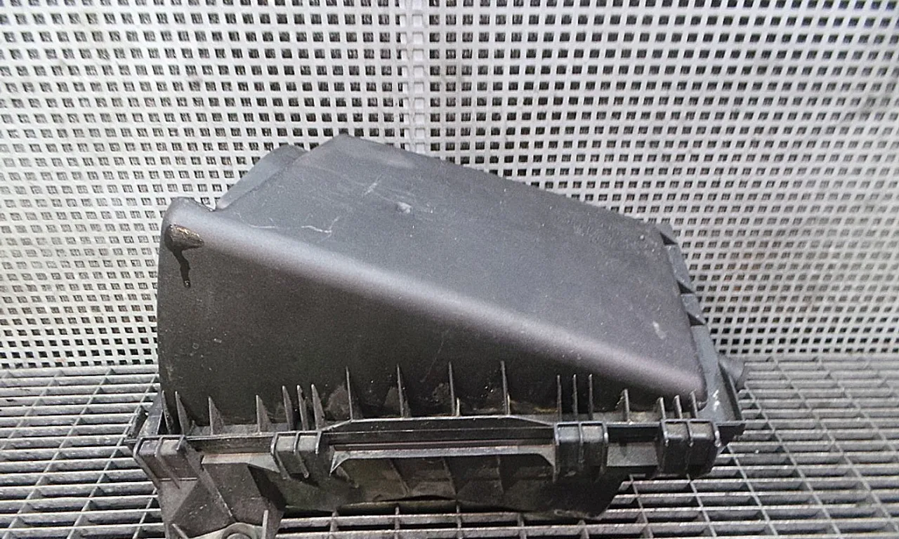 CARCASA FILTRU AER VOLKSWAGEN GOLF IV 1997-2004