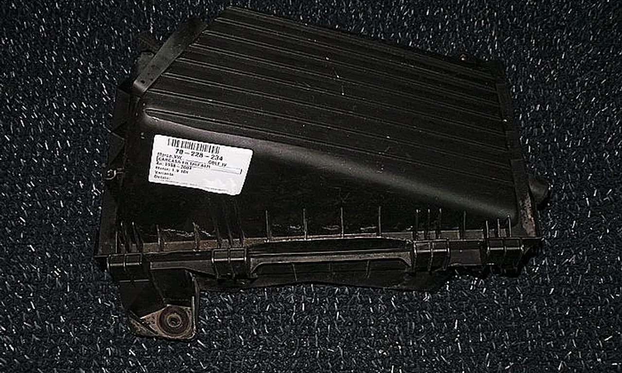 CARCASA FILTRU AER VOLKSWAGEN GOLF IV 1997-2004