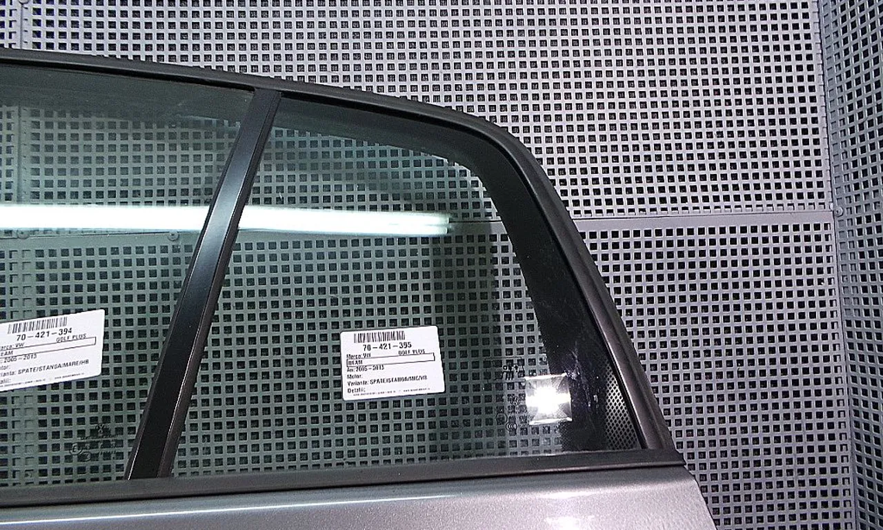 GEAM SPATE MIC STANGA VOLKSWAGEN GOLF PLUS V 2004-2013