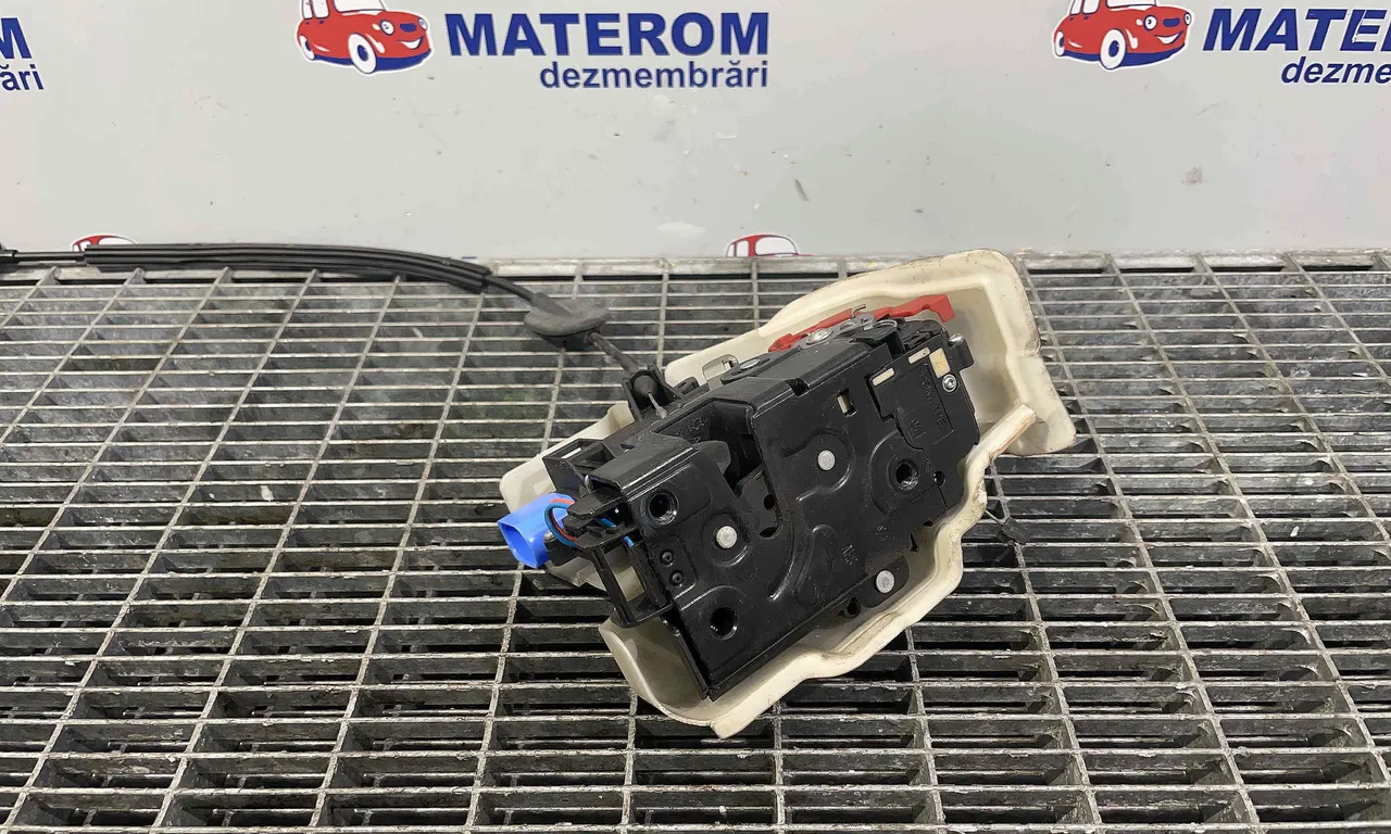 INCUIETOARE USA FATA DREAPTA VOLKSWAGEN GOLF PLUS V 2004-2013