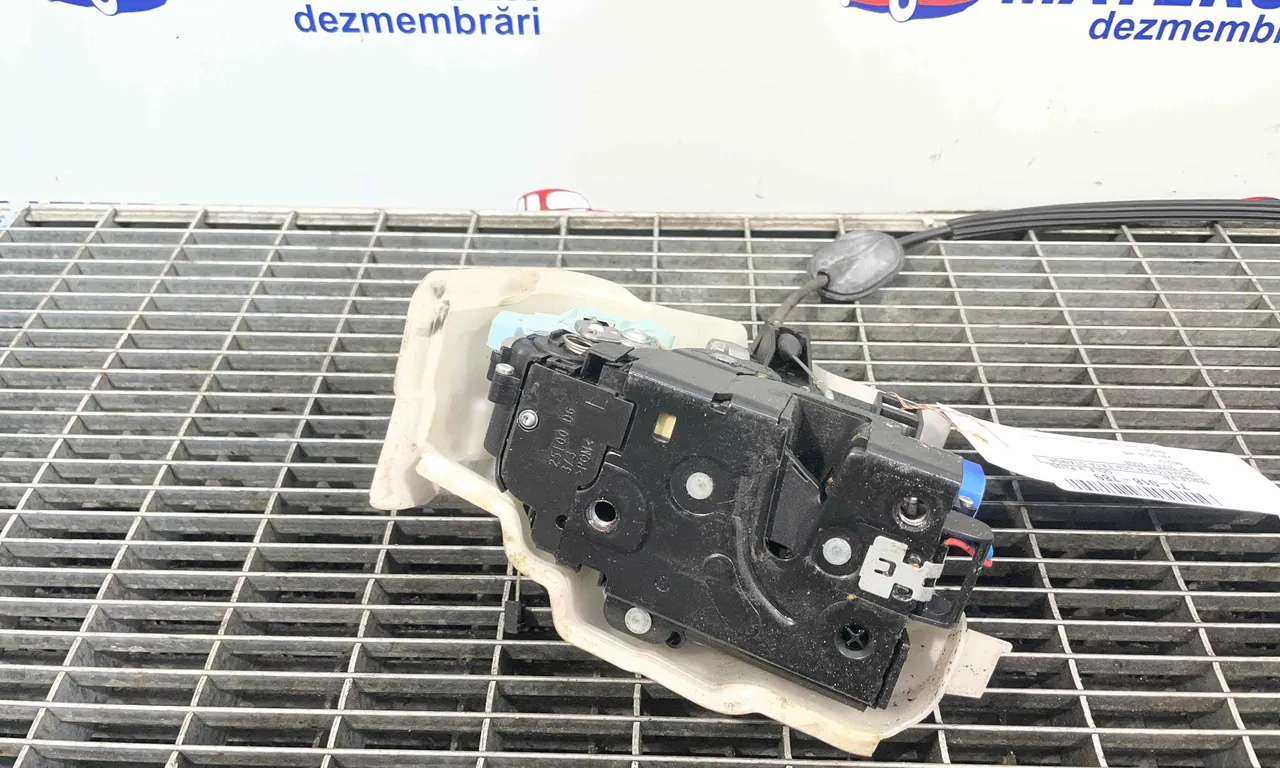 INCUIETOARE USA FATA STANGA VOLKSWAGEN GOLF PLUS V 2004-2013