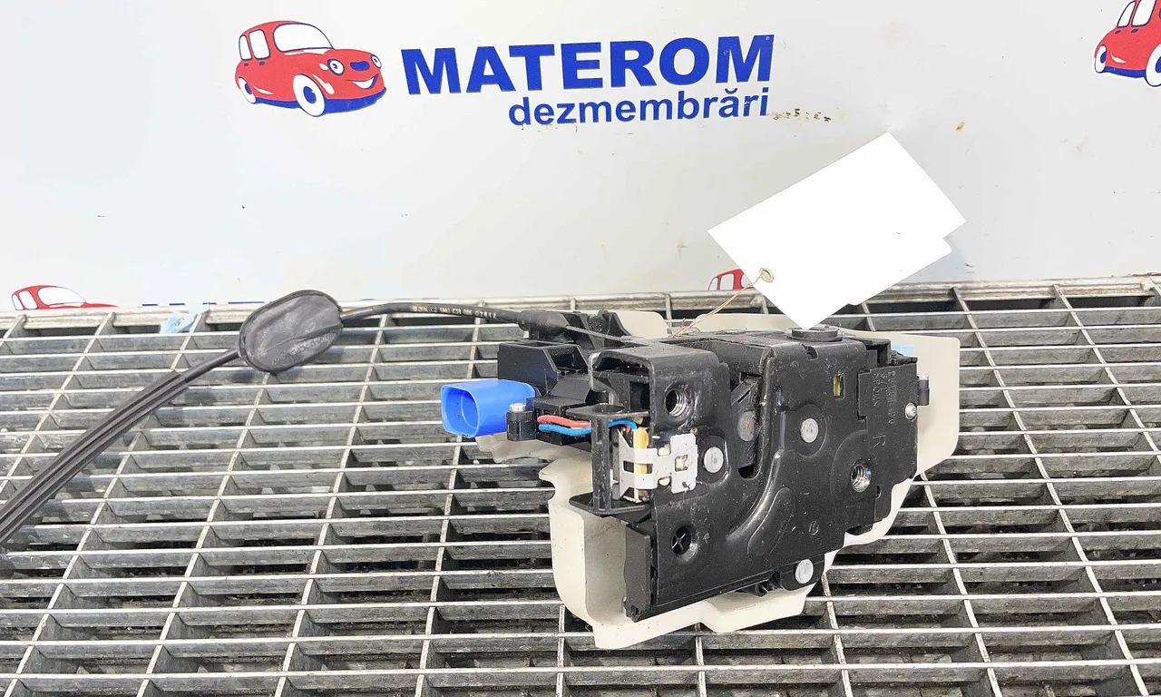 INCUIETOARE USA SPATE DREAPTA VOLKSWAGEN GOLF PLUS V 2004-2013