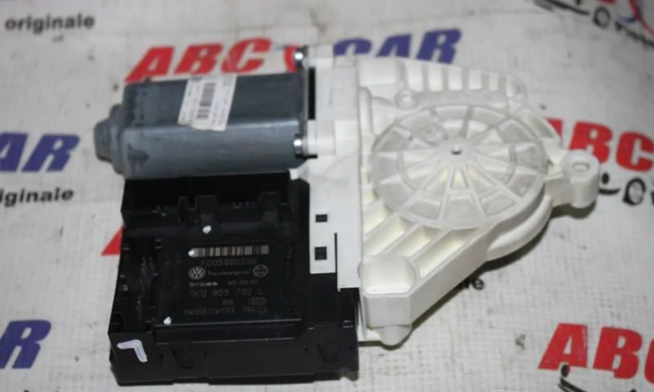 Motoras geam dreapta fata VOLKSWAGEN GOLF PLUS V 2004-2013
