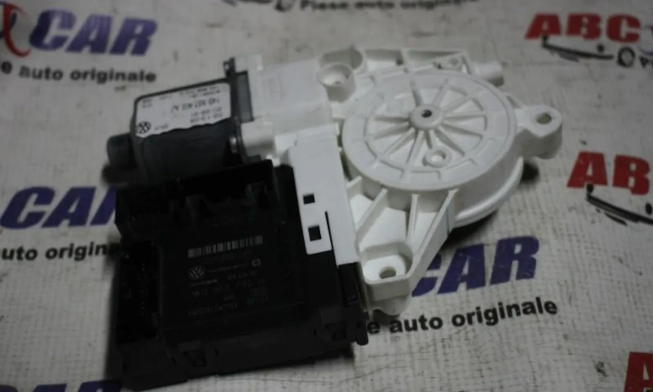 Motoras geam dreapta fata VOLKSWAGEN GOLF PLUS V 2004-2013