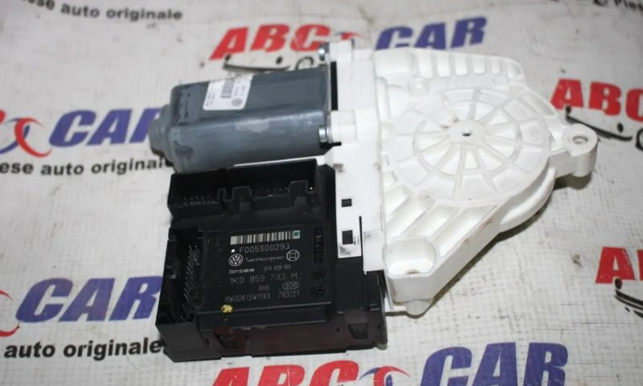 Motoras geam stanga fata VOLKSWAGEN GOLF PLUS V 2004-2013