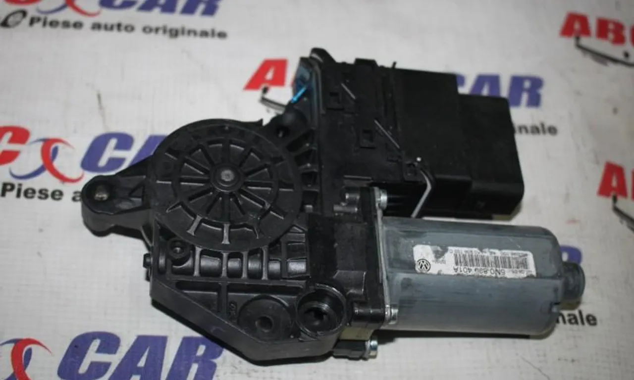 Motoras geam stanga spate VOLKSWAGEN GOLF PLUS V 2004-2013