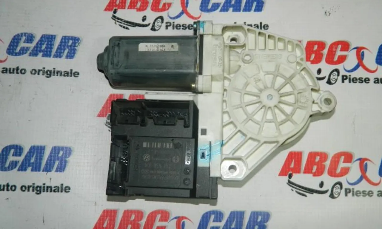 Motoras macara usa dreapta fata VOLKSWAGEN GOLF PLUS V 2004-2013
