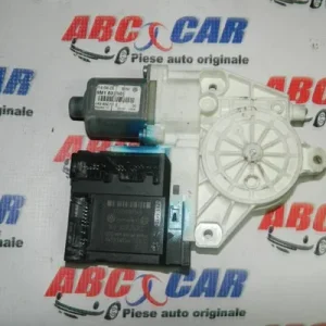Motoras macara usa stanga fata