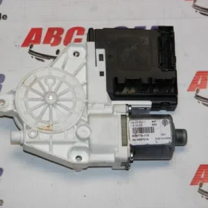 Motoras macara usa stanga fata