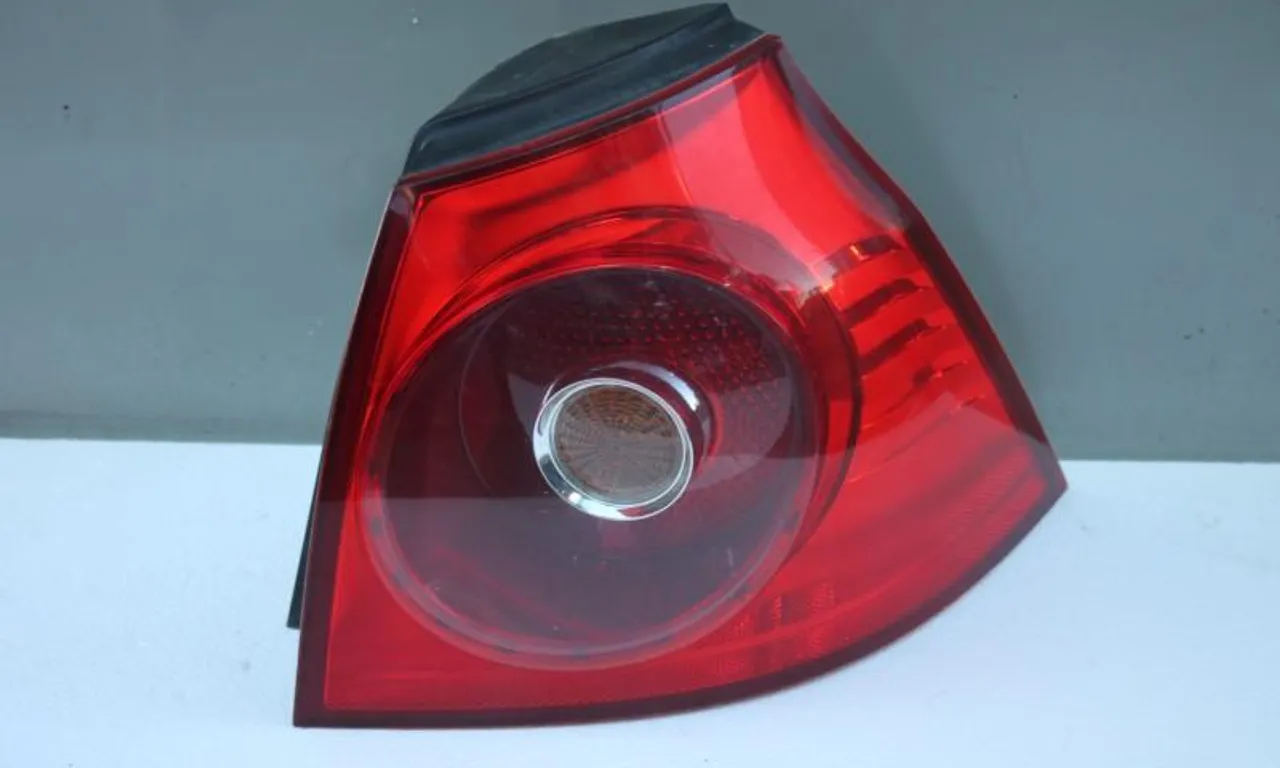 Stop aripa dreapta VOLKSWAGEN GOLF PLUS V 2004-2013