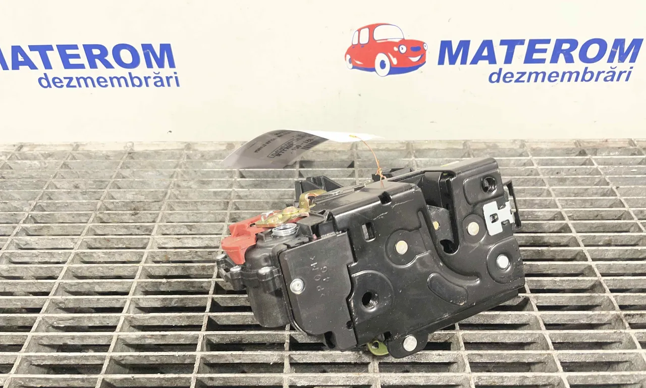 INCUIETOARE USA FATA DREAPTA VOLKSWAGEN GOLF V 2003-2010