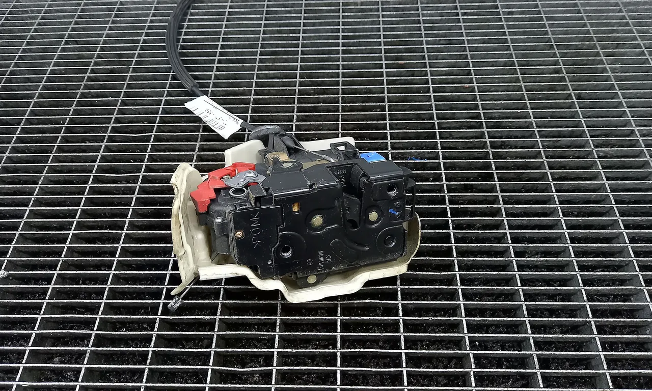 INCUIETOARE USA FATA STANGA VOLKSWAGEN GOLF V 2003-2010