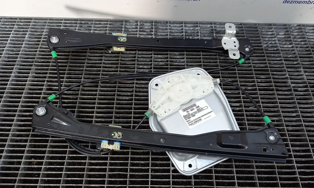 MACARA USA FATA DREAPTA VOLKSWAGEN GOLF V 2003-2010