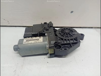 Motoras geam dreapta spate