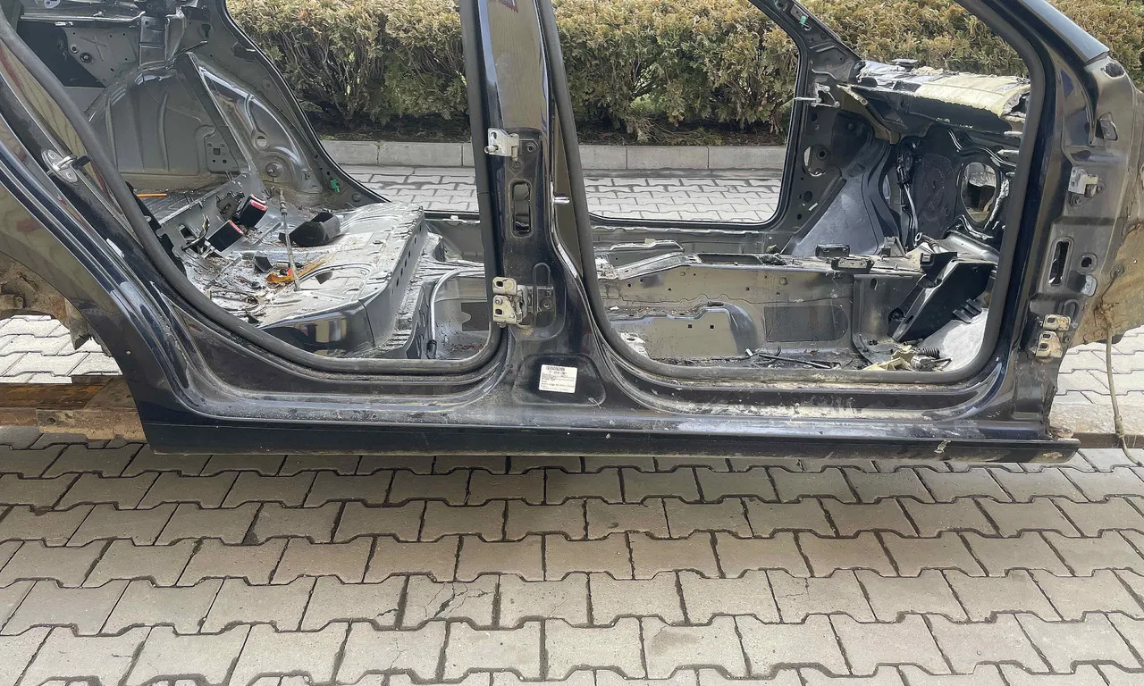 PRAG DREAPTA VOLKSWAGEN GOLF V 2003-2010
