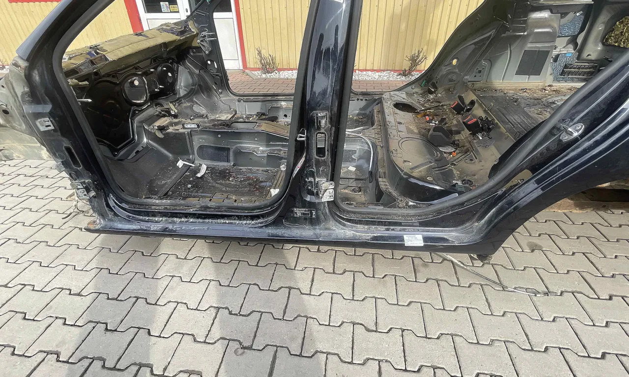 PRAG STANGA VOLKSWAGEN GOLF V 2003-2010