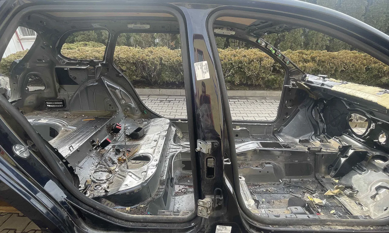 STALP MIJLOC DREAPTA VOLKSWAGEN GOLF V 2003-2010