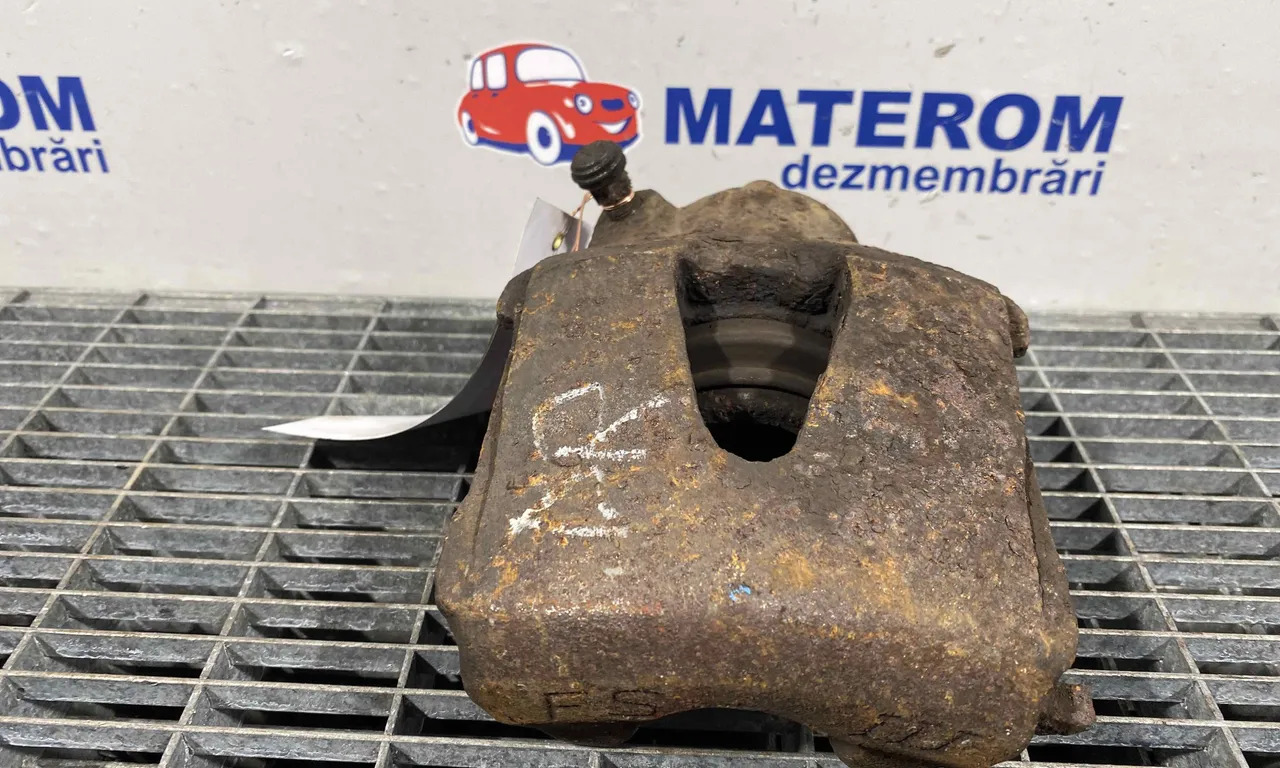 ETRIER FATA DREAPTA VOLKSWAGEN GOLF V 2003-2010