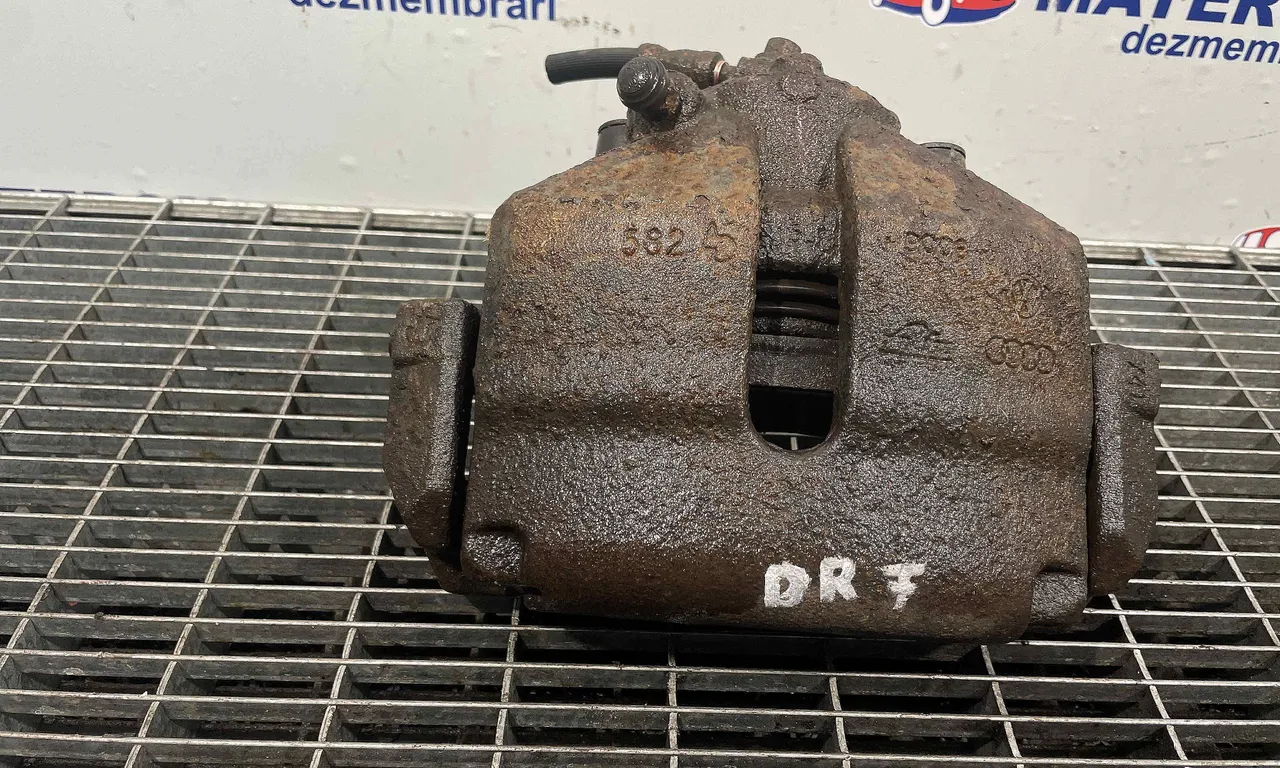 ETRIER FATA DREAPTA VOLKSWAGEN GOLF V 2003-2010