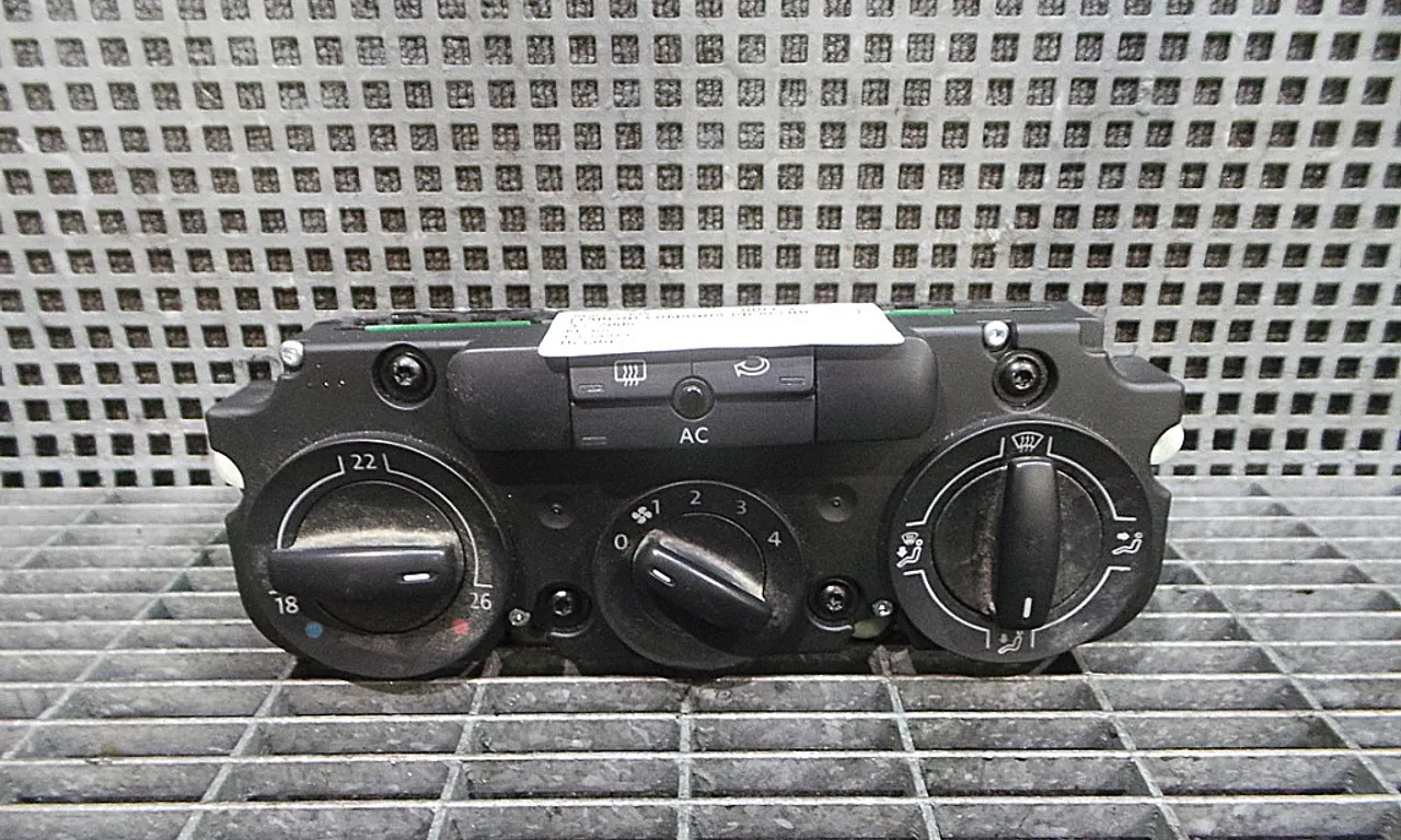 TABLOU COMANDA INCALZIRE VOLKSWAGEN GOLF V 2003-2010