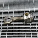 PISTON VOLKSWAGEN GOLF V 1.9 TDI 2003-2010, vedere frontata