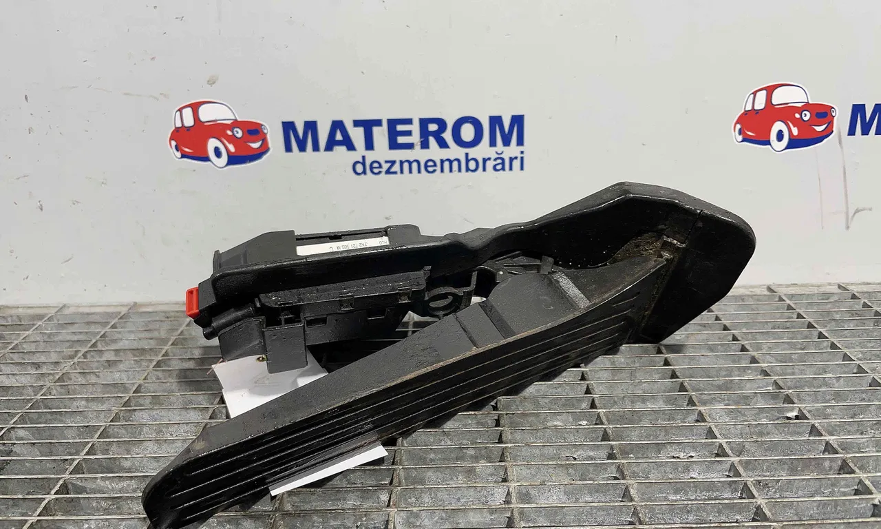 PEDALA ACCELERATIE VOLKSWAGEN GOLF V 2003-2010