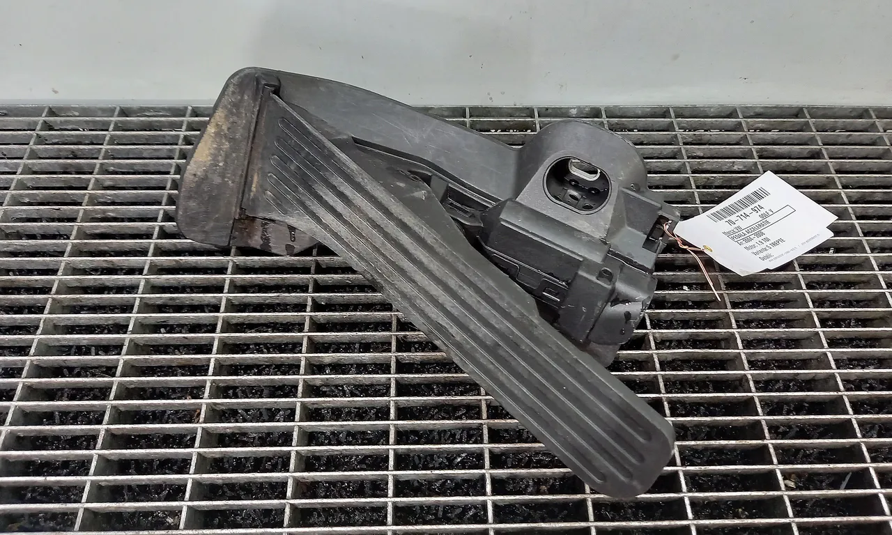 PEDALA ACCELERATIE VOLKSWAGEN GOLF V 2003-2010