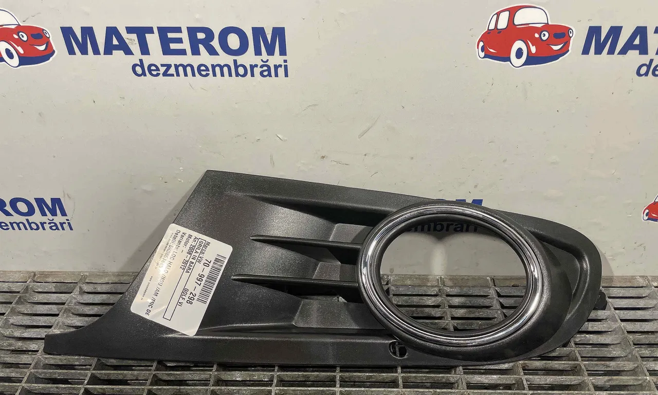 GRILA IN BARA VOLKSWAGEN GOLF VI 2008-2014