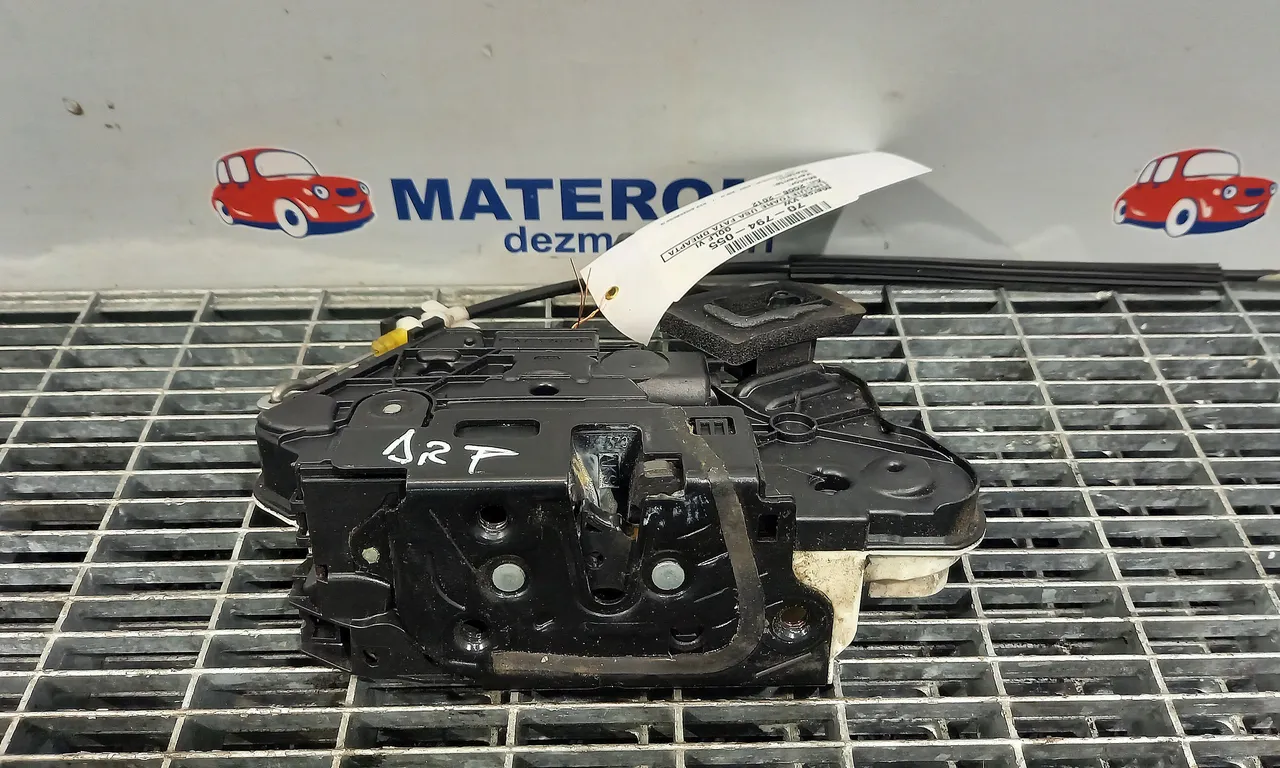 INCUIETOARE USA FATA DREAPTA VOLKSWAGEN GOLF VI 2008-2014