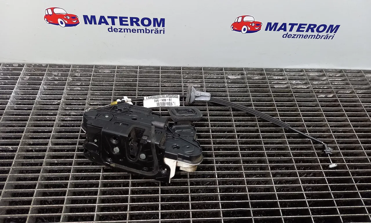 INCUIETOARE USA FATA DREAPTA VOLKSWAGEN GOLF VI 2008-2014