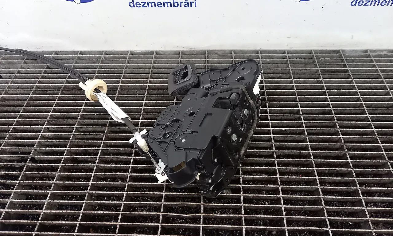 INCUIETOARE USA FATA DREAPTA VOLKSWAGEN GOLF VI 2008-2014