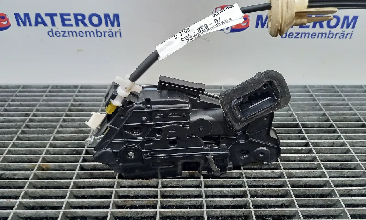 INCUIETOARE USA FATA DREAPTA VOLKSWAGEN GOLF VI 2008-2014